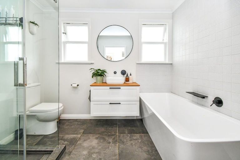 Photo of property in 25 Village Way, Ardmore, Papakura, 2582