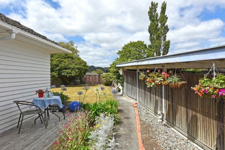 Photo of property in 29 Oxford Crescent, Ebdentown, Upper Hutt, 5018