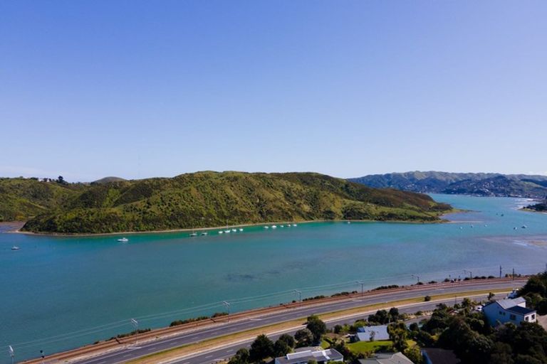 Photo of property in 14 Annan Grove, Papakowhai, Porirua, 5024