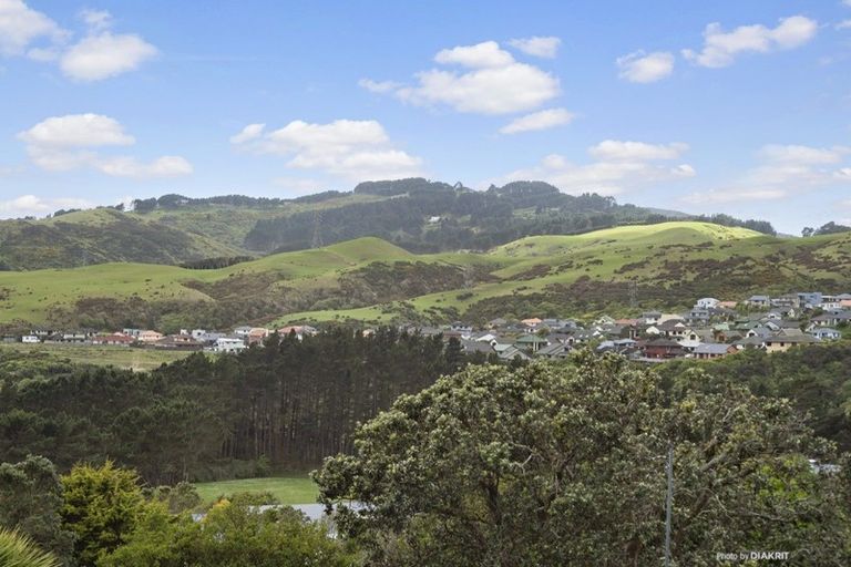 Photo of property in 6 Trebann Street, Paparangi, Wellington, 6037