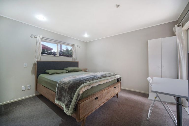 Photo of property in 100 Westerham Drive, Dannemora, Auckland, 2016