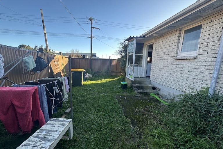 Photo of property in 1/215 Swanson Road, Henderson, Auckland, 0610