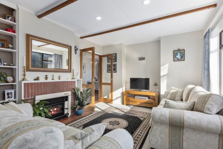 Photo of property in 22 Wilson Grove, Normandale, Lower Hutt, 5010