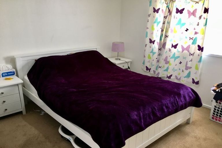 Photo of property in 15 Ballyward Close, East Tamaki, Auckland, 2013