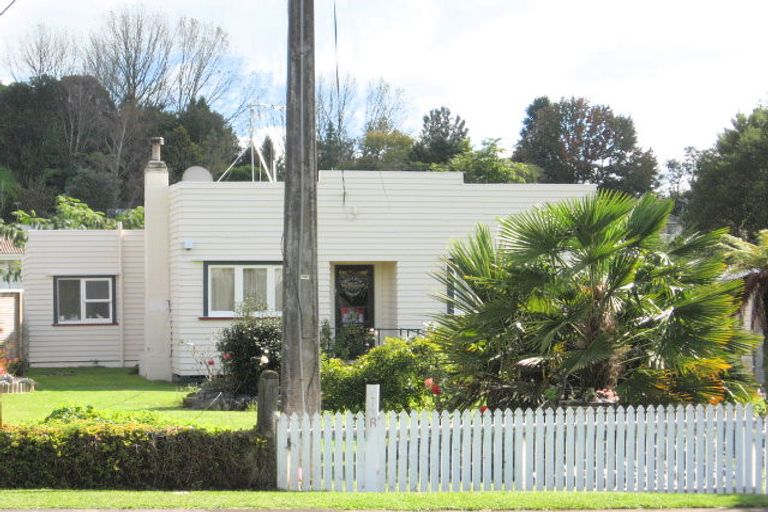 Photo of property in 6 Church Street, Tirau, 3410