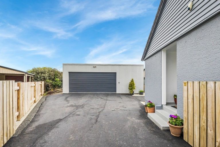 Photo of property in 12 Avon Terrace, Roslyn, Palmerston North, 4414