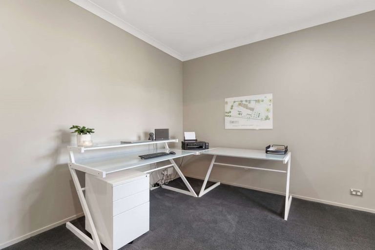 Photo of property in 6 Millbrook Drive, Waiuku, 2683