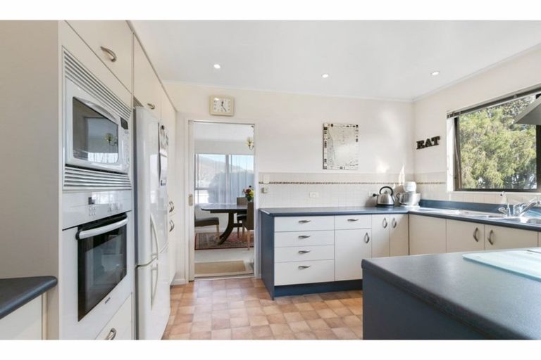 Photo of property in 13a Norton Park Avenue, Fairfield, Lower Hutt, 5011