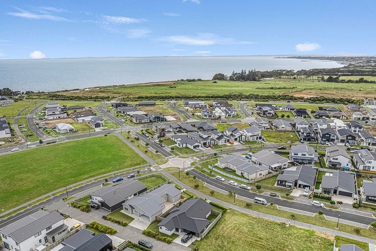 Photo of property in 17 Uatoto Road, Clarks Beach, 2122