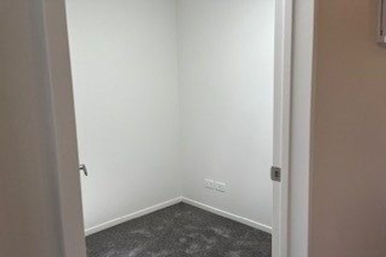 Photo of property in 29d Takapu Street, Henderson, Auckland, 0612