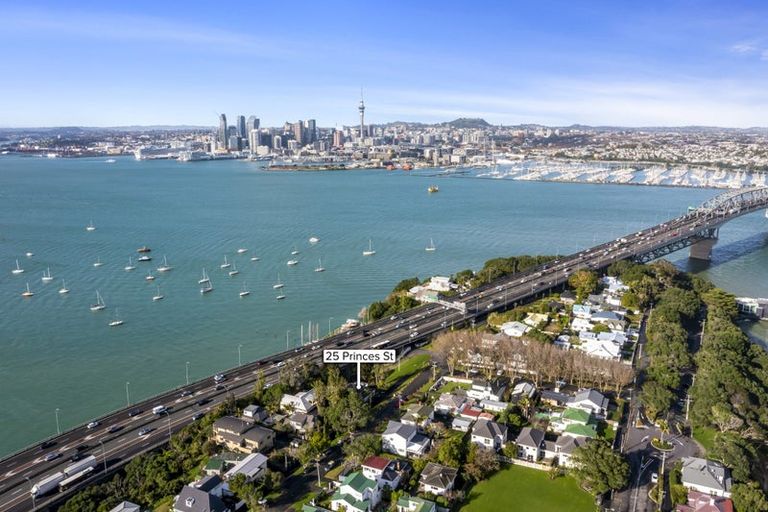 Photo of property in 25 Princes Street, Northcote Point, Auckland, 0627
