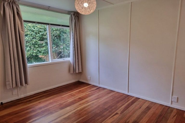 Photo of property in 5 Aorangi Road, Paraparaumu, 5032