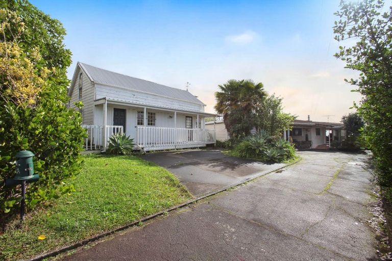 Photo of property in 85 Glengarry Road, Glen Eden, Auckland, 0602