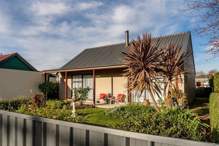 Photo of property in 49 Elderlee Street, Milton, 9220