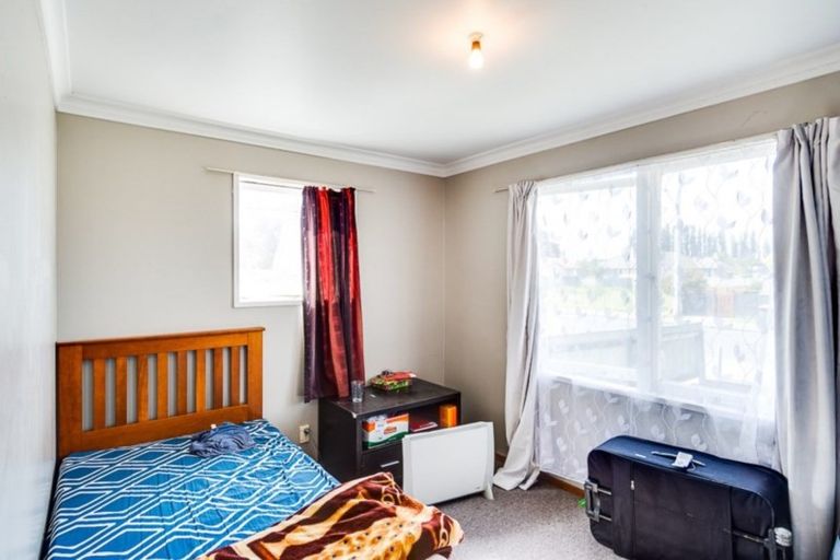 Photo of property in 405 Huia Street, Camberley, Hastings, 4120