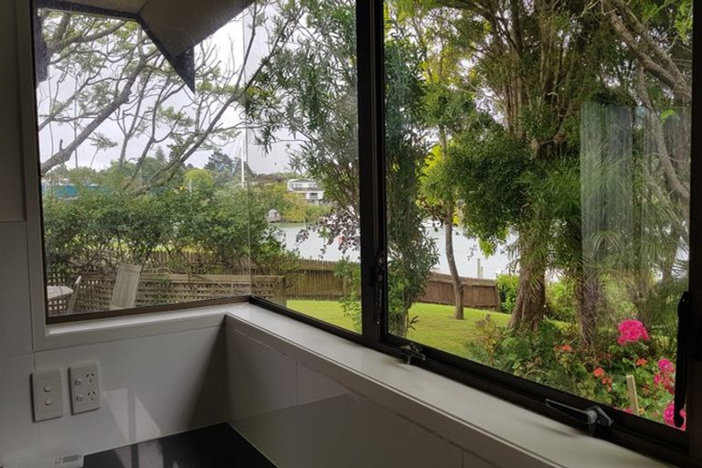 Photo of property in 12 Dayspring Way, Pakuranga, Auckland, 2010