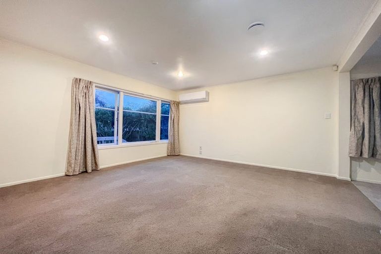 Photo of property in 17 Alma Street, Te Atatu South, Auckland, 0610