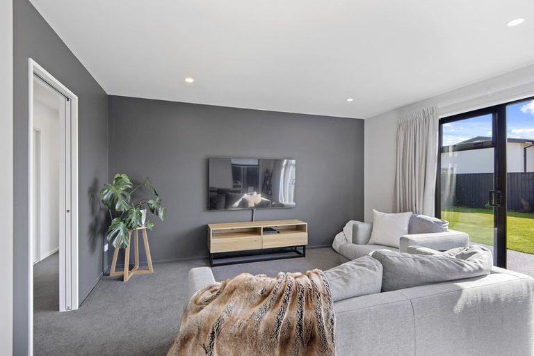 Photo of property in 7/21 Blakes Road, Belfast, Christchurch, 8051