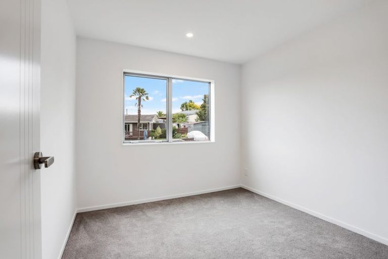 Photo of property in 19b Chislehurst Street, Henderson, Auckland, 0612