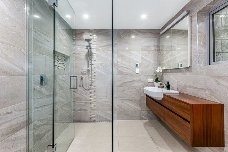 Photo of property in 130a Cheviot Road, Lowry Bay, Lower Hutt, 5013