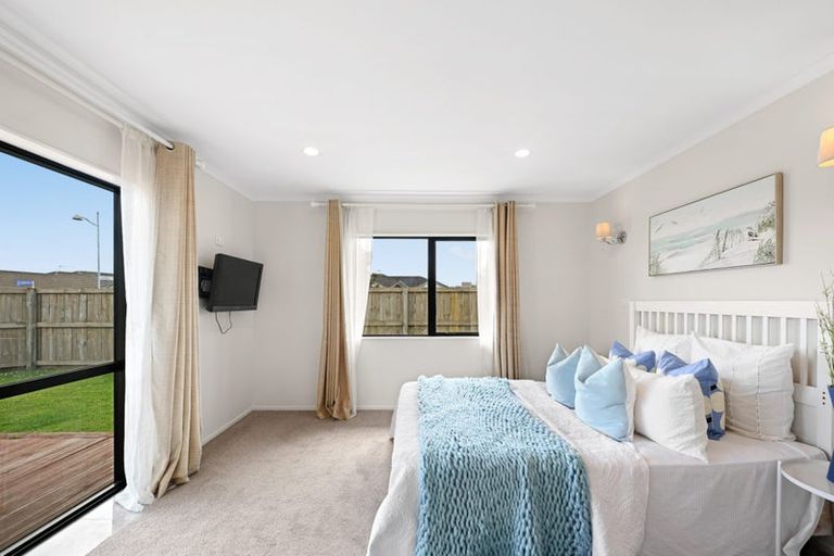 Photo of property in 1 Capricorn Place, Rototuna North, Hamilton, 3210