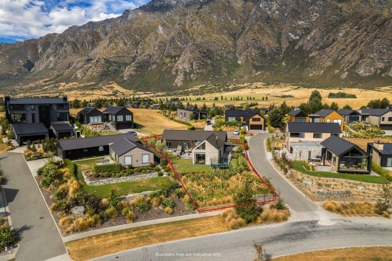 Photo of property in 13 Hackett Road, Jacks Point, Queenstown, 9371
