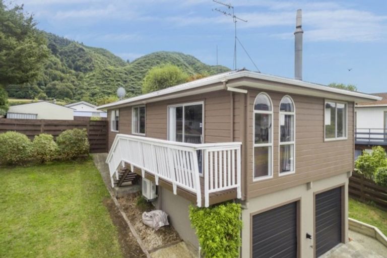 Photo of property in 156 California Drive, Totara Park, Upper Hutt, 5018