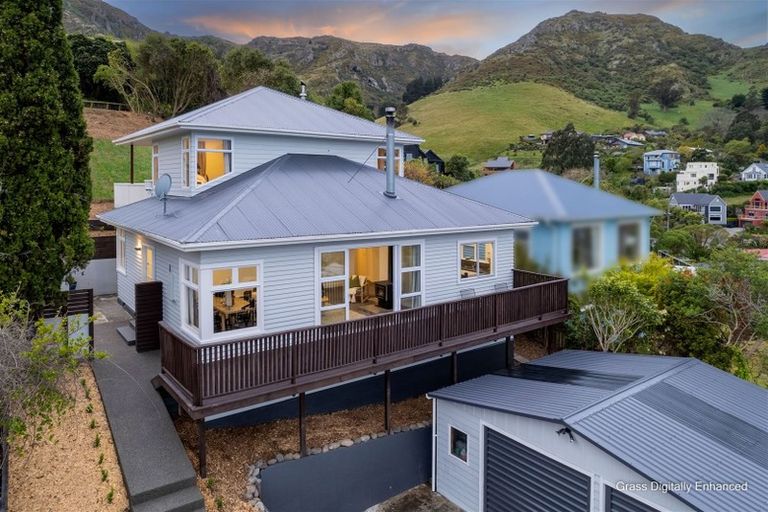 Photo of property in 12 Days Road, Lyttelton, 8082