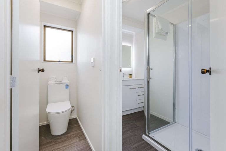 Photo of property in 2/31 Sutton Crescent, Papakura, 2110