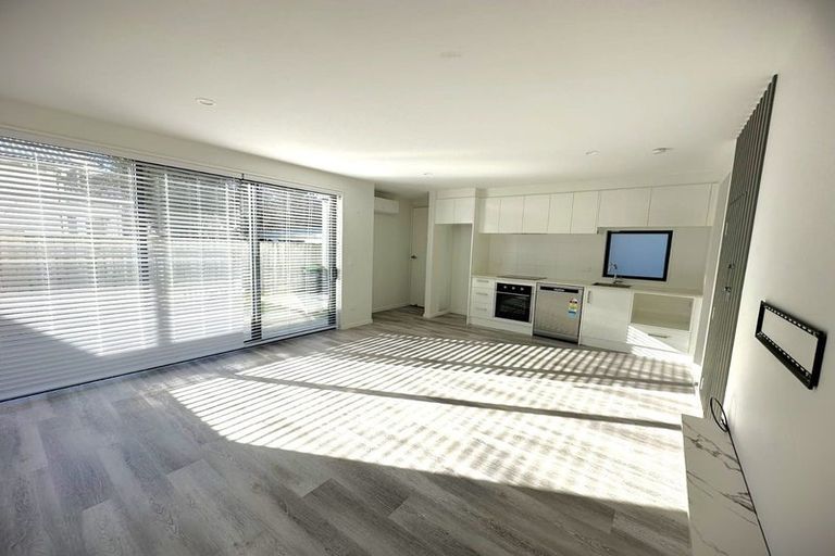 Photo of property in 2/58 Division Street, Riccarton, Christchurch, 8041