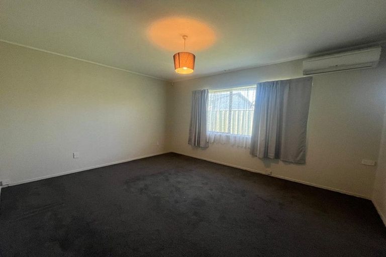 Photo of property in 12 Wairata Place, Te Atatu South, Auckland, 0610