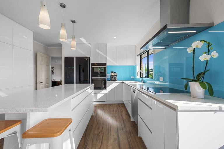 Photo of property in 20 Matisse Drive, West Harbour, Auckland, 0618