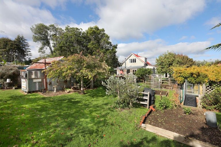 Photo of property in 6 Edwards Street, Kimbolton, Feilding, 4777