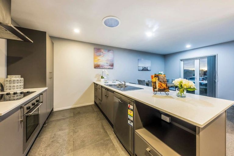 Photo of property in 15 Tribute Loop, Takanini, 2112