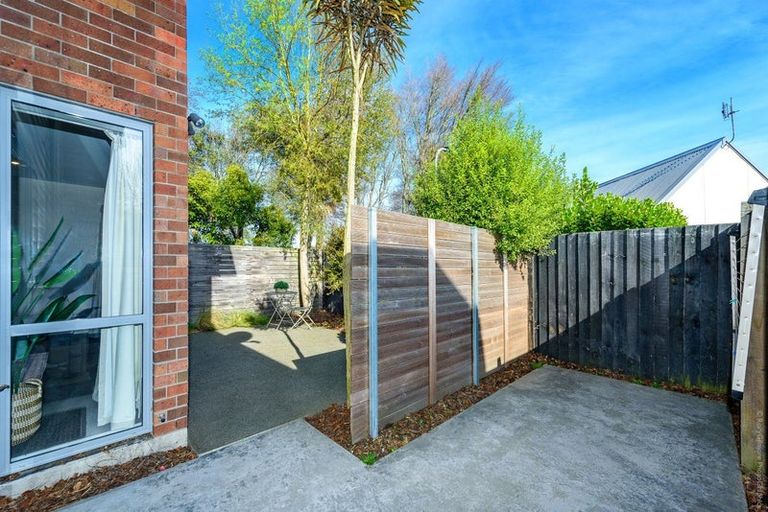 Photo of property in 2/89 Poulson Street, Addington, Christchurch, 8024