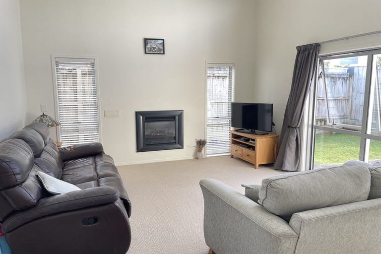 Photo of property in 57 Wellington Street, Howick, Auckland, 2014