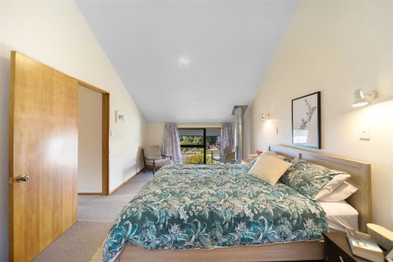 Photo of property in 1/4 Sainsbury Road, Fernhill, Queenstown, 9300