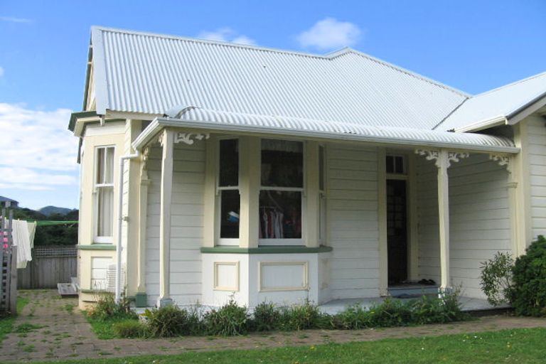 Photo of property in 2 Castlemaine Close, Karori, Wellington, 6012