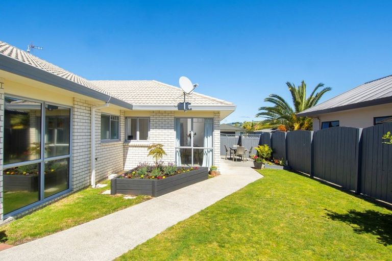 Photo of property in 64 Blake Boulevard, Papamoa Beach, Papamoa, 3118