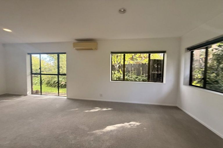 Photo of property in 53 Mirrabooka Avenue, Botany Downs, Auckland, 2010