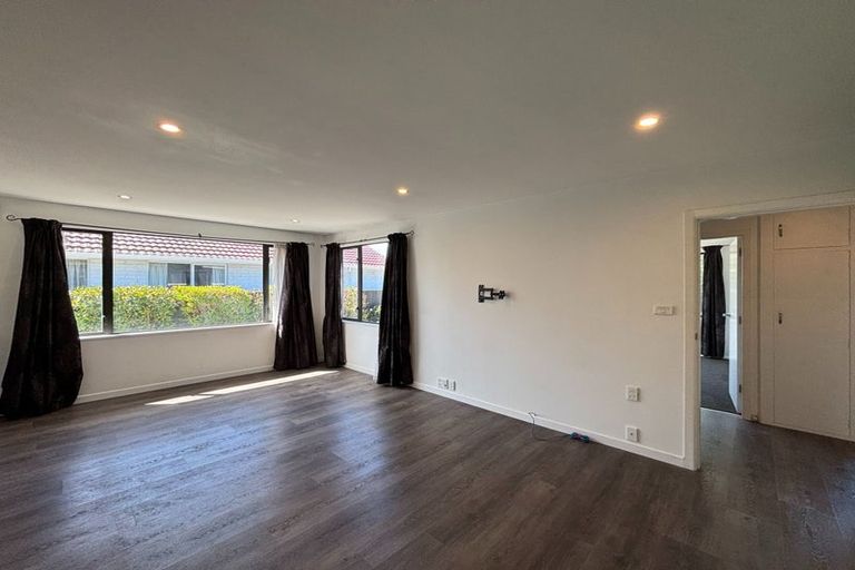 Photo of property in 48 Inwoods Road, Parklands, Christchurch, 8083