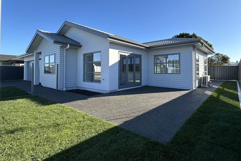 Photo of property in 17 George Yee Place, Taradale, Napier, 4112
