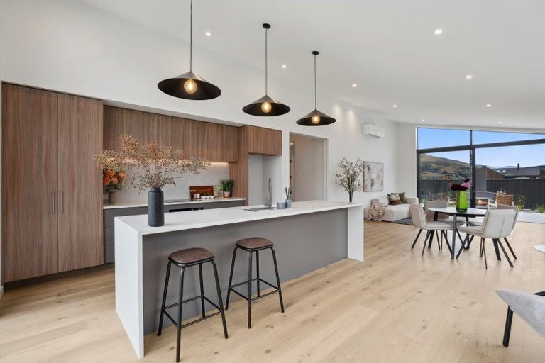 Photo of property in 7 Mason Street, Wanaka, 9305