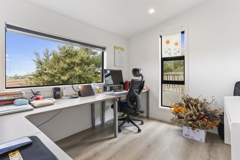 Photo of property in 69 Sunset Road, Totara Vale, Auckland, 0632