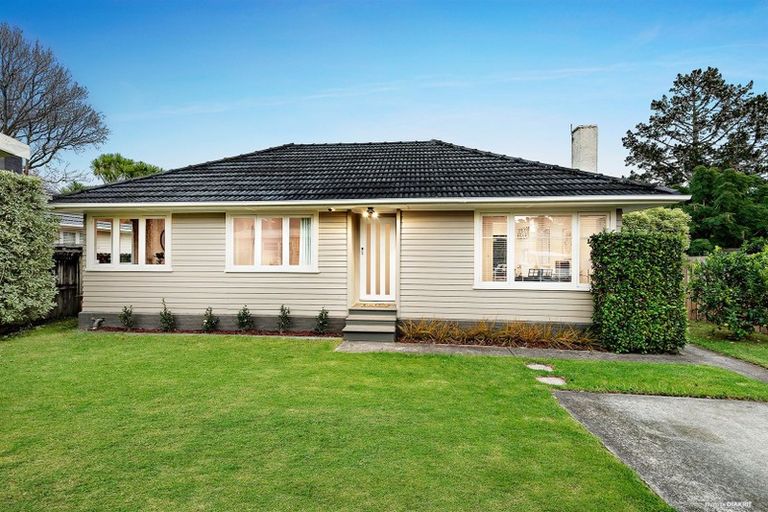 Photo of property in 82 Kervil Avenue, Te Atatu Peninsula, Auckland, 0610