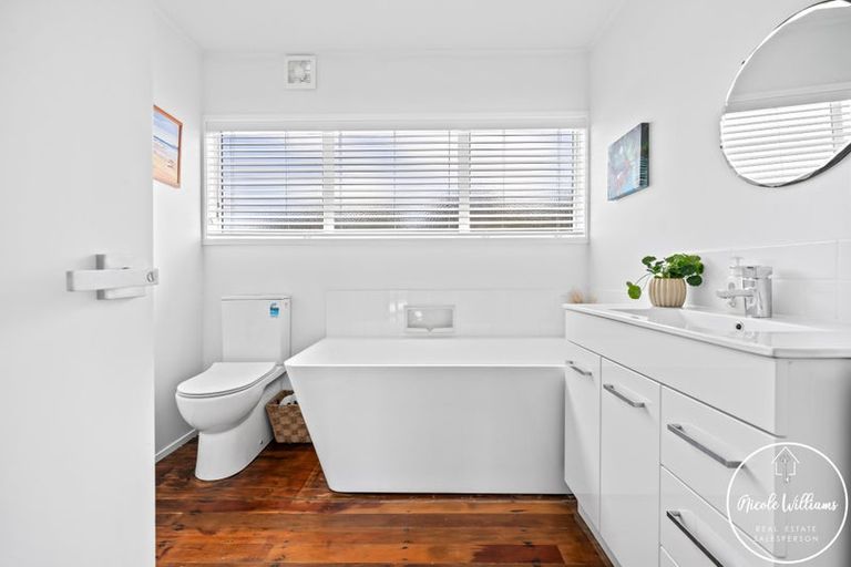 Photo of property in 275 Metcalfe Road, Matakohe, 0593