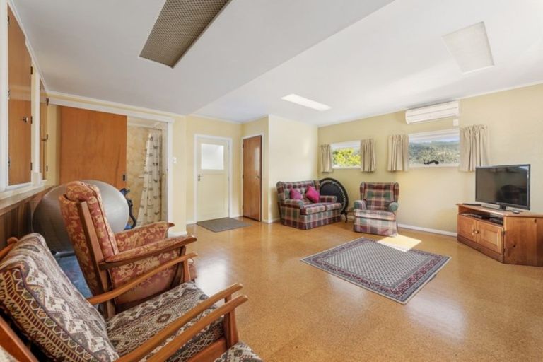 Photo of property in 31 Dowling Grove, Silverstream, Upper Hutt, 5019