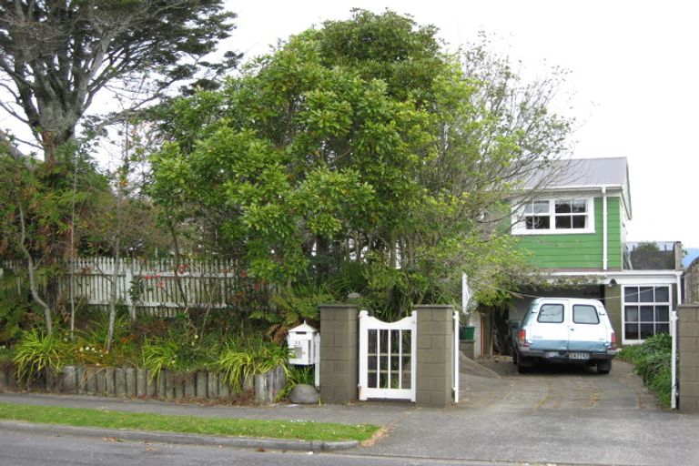 Photo of property in 11 Longview Drive, Merrilands, New Plymouth, 4312