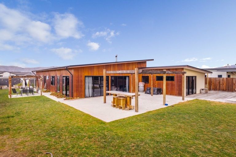 Photo of property in 73 Larch Crescent, Alexandra, 9320