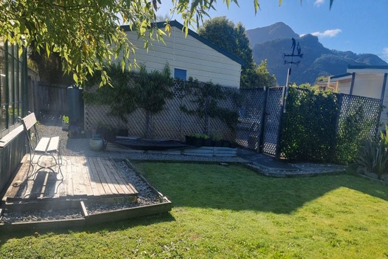 Photo of property in 7 Hampden Street, Murchison, 7007